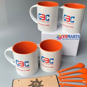 Bình giữ nhiệt và ly sứ cao cấp.