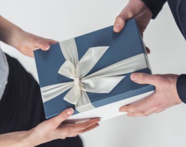 06 QUÀ TẶNG CHO DOANH NHÂN NAM SANG TRỌNG, LỊCH THIỆP