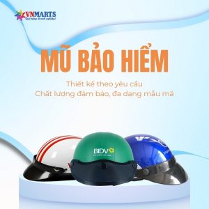 Mũ bảo hiểm và áo mưa in logo trường
