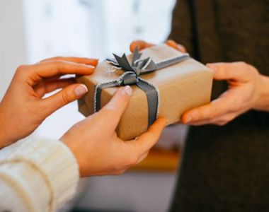 Gợi Ý Mẫu Quà Tặng Đại Hội Đảng Cho Cán Bộ Viên Chức