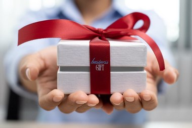 Top Quà Tặng Ngành Xây Dựng Ý Nghĩa Tài Lộc