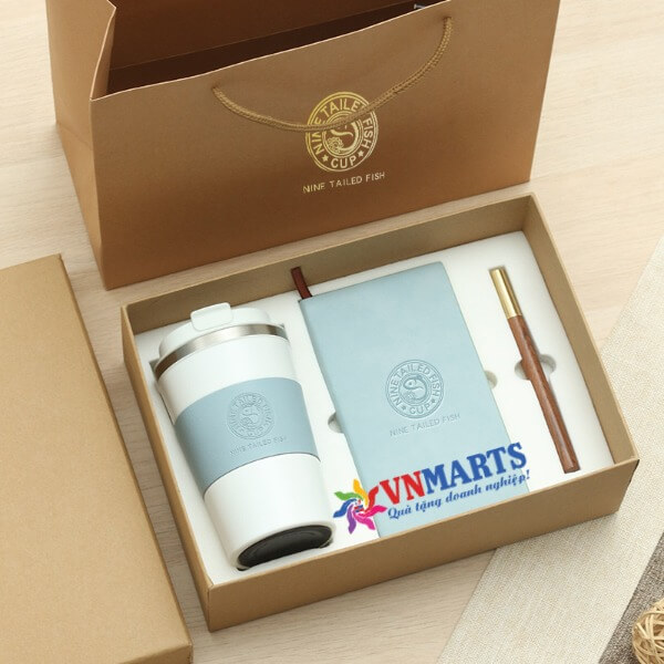 qua-tang-cho-nguoi-moi-di-lam-10