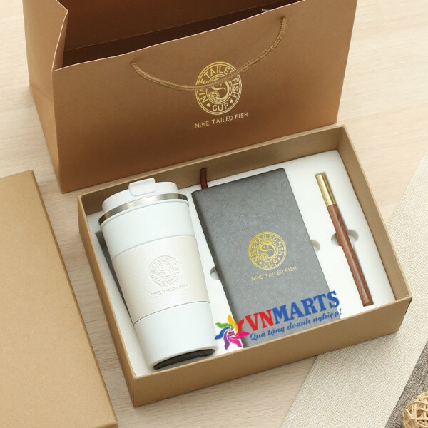 qua-tang-cho-nguoi-moi-di-lam-11