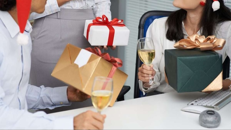 Gói quà chỉnh chu để tạo sự tôn trọng