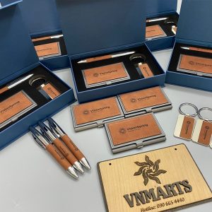 Bút ký tên làm quà tặng cán bộ công an